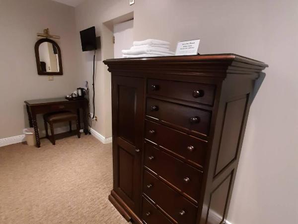 JBs Bar & Guest Accommodation : photo 5 de la chambre chambre triple standard