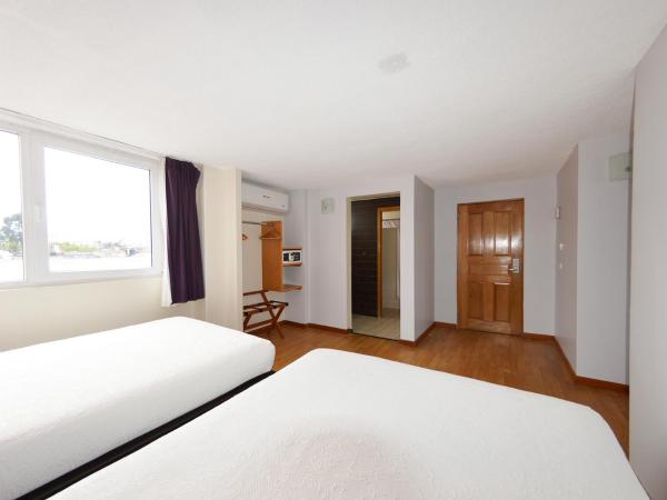 Centro 19 Hotel : photo 4 de la chambre chambre familiale (6 adultes)