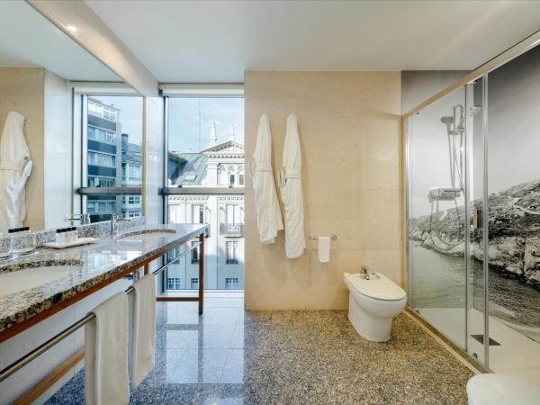Hesperia A Coruña Centro : photo 8 de la chambre chambre deluxe