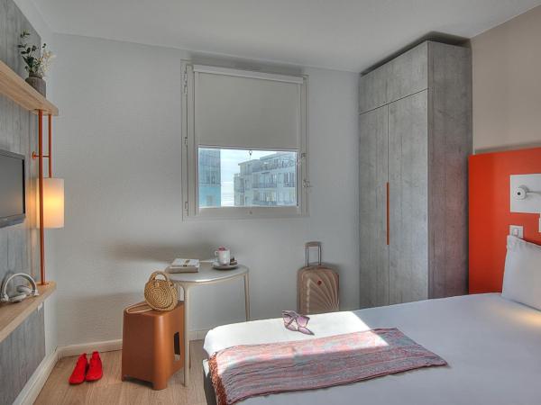 ibis budget Nice Californie Lenval : photo 1 de la chambre chambre triple avec 1 lit double et 1 lit gigogne