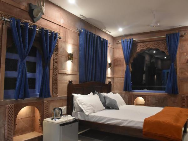 The Kutumb Villa - A Heritage Home Stay : photo 7 de la chambre chambre lit king-size supérieure