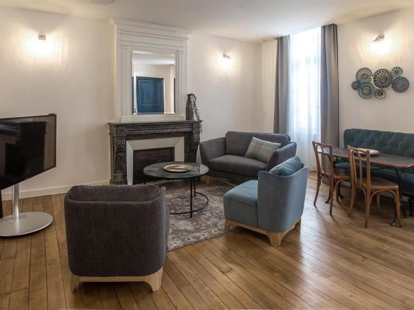 Eco-Lodge City - Appart'Hôtel - VILLA CÔTÉ PLATEAU - Hyper Centre - 3 Étoiles Certifiées- : photo 3 de la chambre appartement 2 chambres