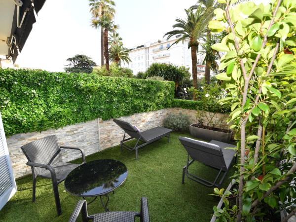 Hôtel de Provence : photo 5 de la chambre chambre double avec terrasse - vue sur jardin
