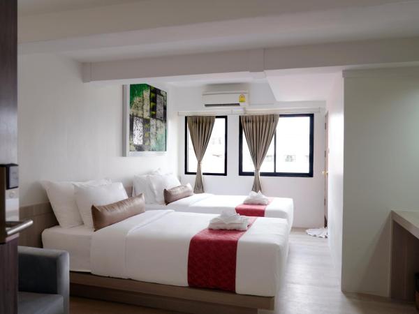 Sawasdee House : photo 2 de la chambre chambre lits jumeaux supérieure avec fenêtre