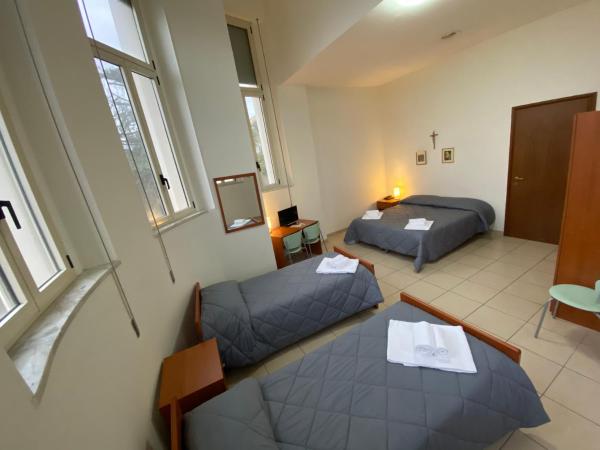 Casa per Ferie Sant'Anna : photo 2 de la chambre chambre quadruple avec salle de bains privative