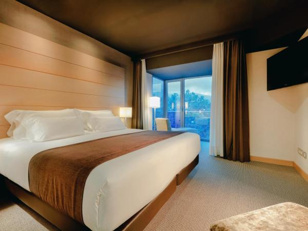 Hesperia Bilbao : photo 3 de la chambre suite junior avec vue