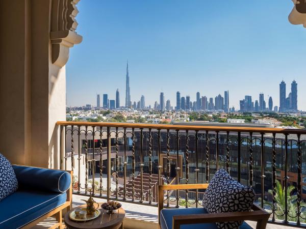 Four Seasons Resort Dubai at Jumeirah Beach : photo 5 de la chambre chambre lit king-size de luxe - vue sur ville