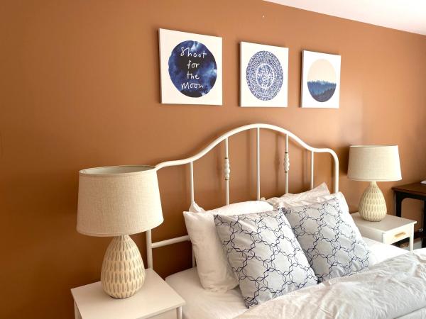 Alina & Fanny - Philadelphia 1210 Mt Vernon St : photo 3 de la chambre chambre lit queen-size deluxe