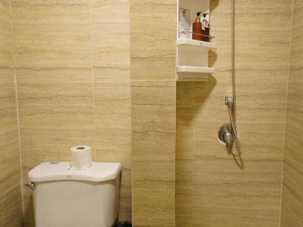 Sawasdee House : photo 7 de la chambre chambre double supérieure avec fenêtre