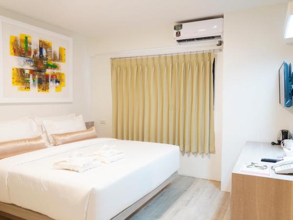 Sawasdee House : photo 5 de la chambre chambre double supérieure avec fenêtre