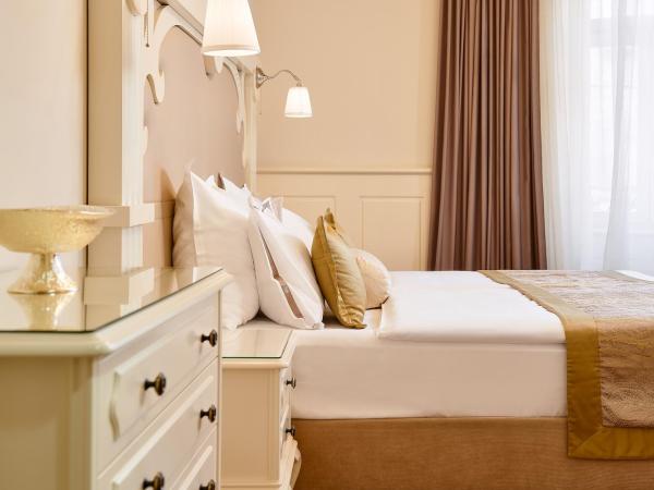 Piazza Heritage Hotel : photo 7 de la chambre chambre double ou lits jumeaux deluxe - vue sur ville