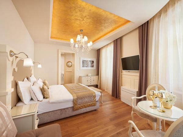 Piazza Heritage Hotel : photo 3 de la chambre chambre double ou lits jumeaux supérieure avec vue sur ville