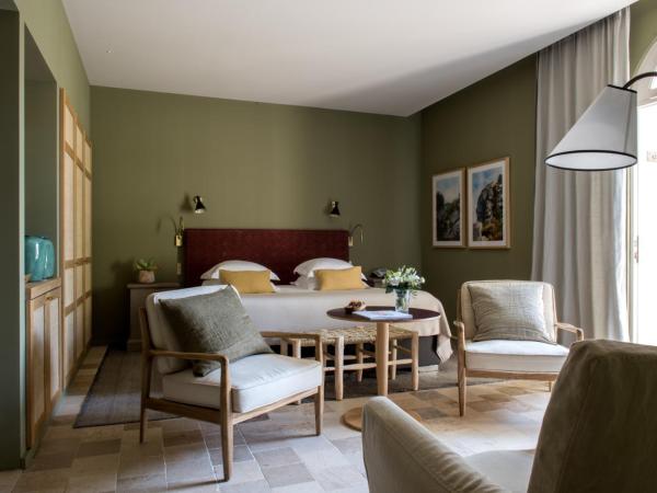 Baumanière - Les Baux de Provence : photo 3 de la chambre chambre de luxe avec terrasse