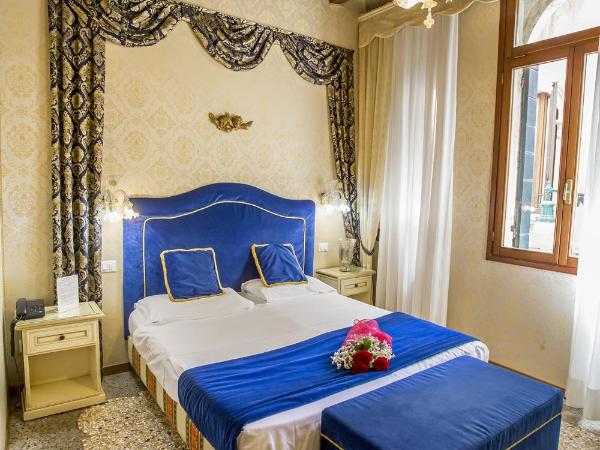 Residenza La Campana : photo 8 de la chambre chambre double ou lits jumeaux supérieure