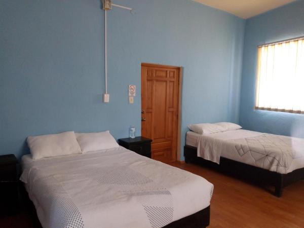 Pensión Aguayo : photo 10 de la chambre chambre lits jumeaux classique