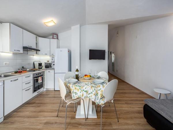 Apartment Kraljevic : photo 5 de la chambre appartement avec terrasse