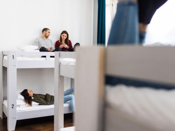 2B Hostel & Rooms : photo 6 de la chambre lit dans dortoir mixte de 6 lits