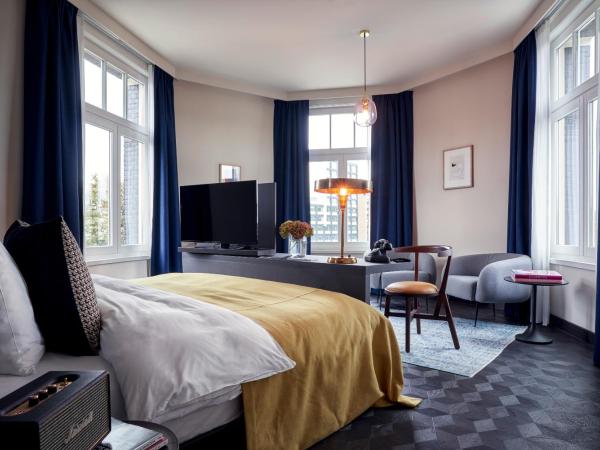 Park Centraal Amsterdam, part of Sircle Collection : photo 3 de la chambre suite junior