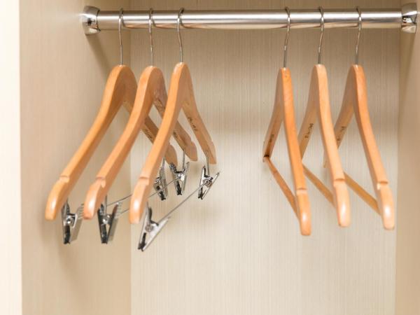 Days Inn by Wyndham Toronto West Mississauga : photo 6 de la chambre chambre 2 lits queen-size - non-fumeurs