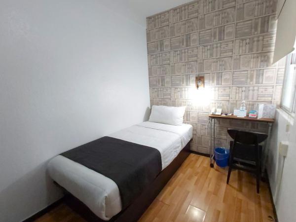 Hi Hotel Impala Queretaro : photo 1 de la chambre très petite chambre simple