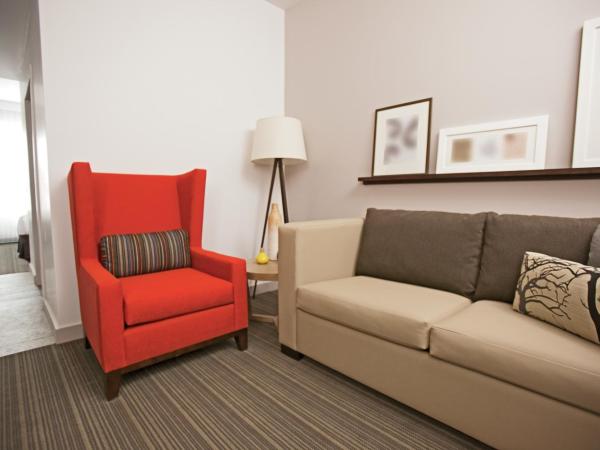 Country Inn & Suites by Radisson, Tampa Airport North, FL : photo 4 de la chambre suite 1 chambre lit king-size avec canapé-lit - non-fumeurs