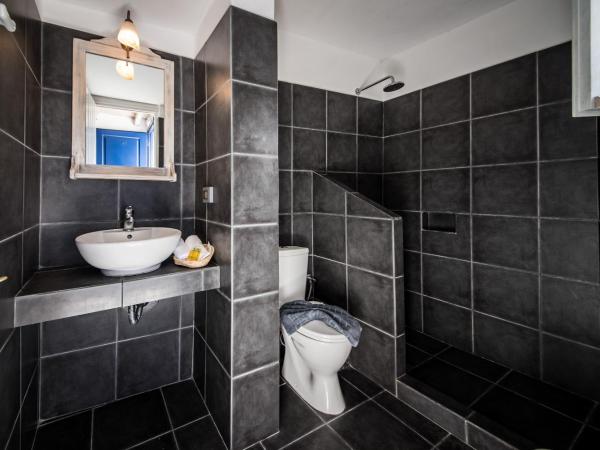 Agnadi View Villa : photo 4 de la chambre chambre supérieure avec loft - vue sur mer