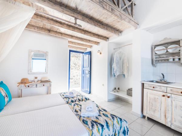 Agnadi View Villa : photo 8 de la chambre chambre supérieure avec loft - vue sur mer