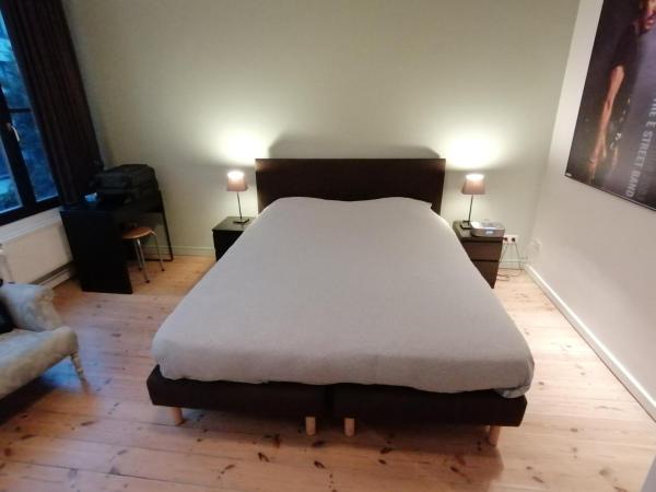 Because the Night city lodge : photo 1 de la chambre studio lit queen-size