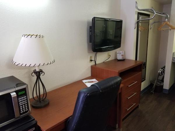 Travelodge by Wyndham Albuquerque West : photo 2 de la chambre chambre lit king-size - non-fumeurs