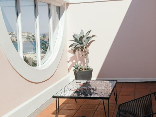 Hotel Ravesis : photo 8 de la chambre suite lit king-size avec terrasse - vue sur plage