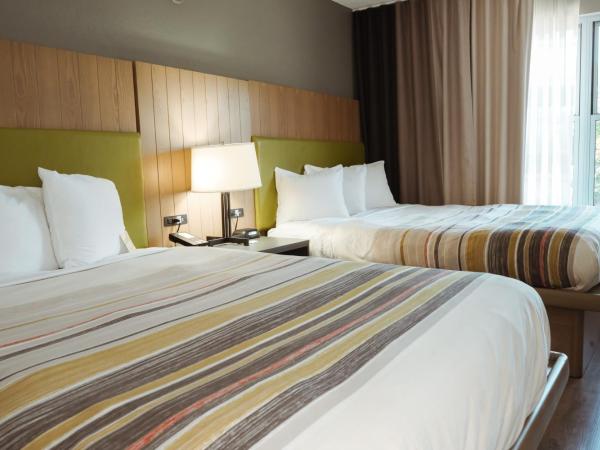 Country Inn & Suites by Radisson, Myrtle Beach, SC : photo 3 de la chambre suite 1 chambre avec 2 lits queen-size et canapé-lit - non-fumeurs