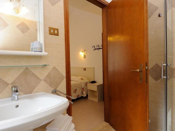 Hotel San Sebastiano : photo 10 de la chambre chambre double ou lits jumeaux