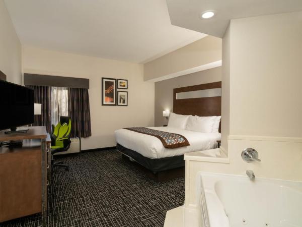 Wingate by Wyndham Memphis East : photo 2 de la chambre suite studio lit king-size deluxe - non-fumeurs