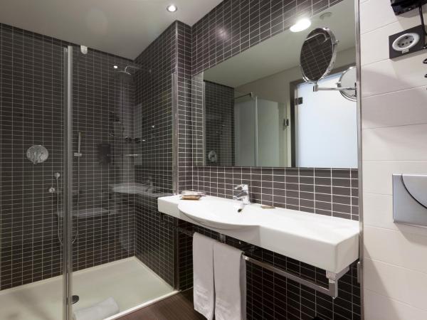 Axor Feria : photo 2 de la chambre chambre double avec navette aéroport gratuite