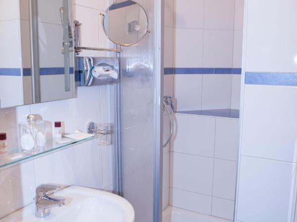 Hotel Baden : photo 3 de la chambre grande chambre double