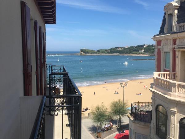 Hôtel de la Plage - Saint Jean de Luz : photo 3 de la chambre suite junior - vue sur ville 