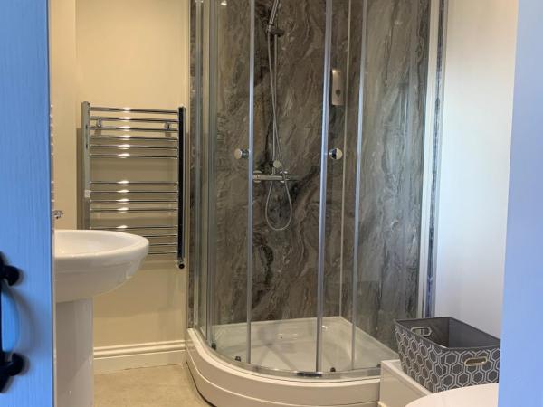 Maple Leaf Guest House : photo 8 de la chambre chambre double avec salle de bains privative