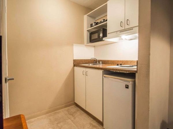 Tampa Bay Extended Stay - Airport : photo 4 de la chambre efficiency queen room - accessible/non-smoking