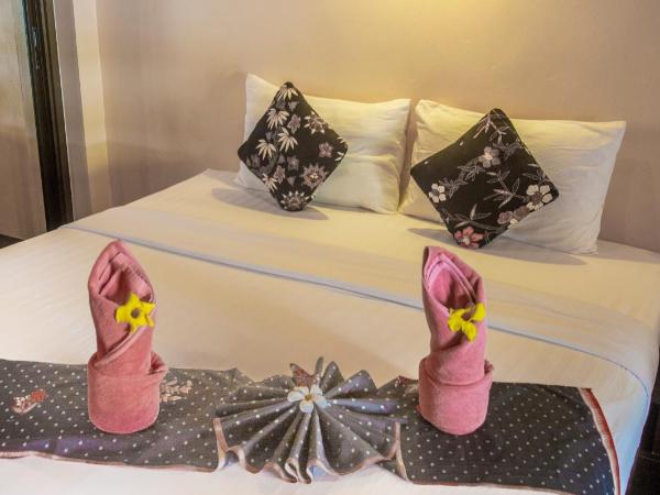Lanta Pearl Beach Resort : photo 9 de la chambre bungalow avec climatisation