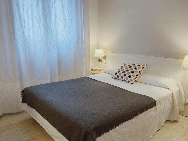 Hotel Rio Arga : photo 7 de la chambre chambre double ou lits jumeaux