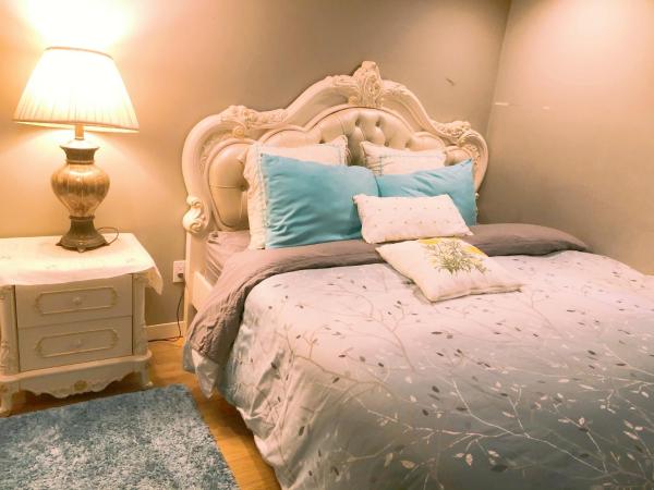 The Sunshine House-Free Parking : photo 4 de la chambre suite de luxe avec salle de bains privative