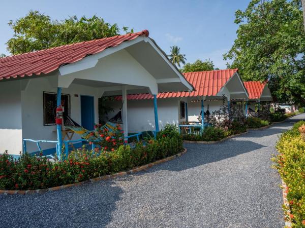 Isara Lanta Beach Resort : photo 1 de la chambre bungalow supérieur