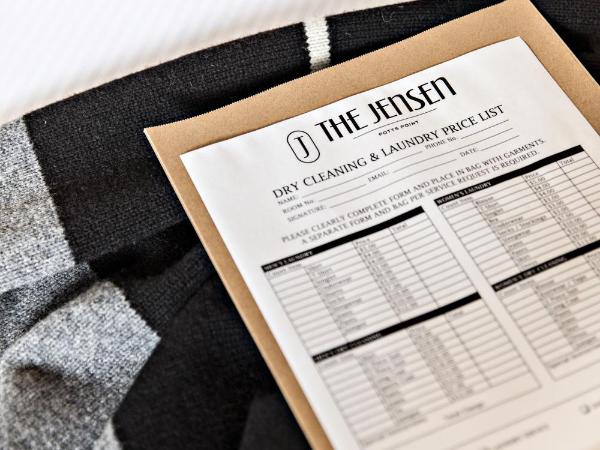 The Jensen Potts Point : photo 9 de la chambre petite chambre simple avec salle de bains commune