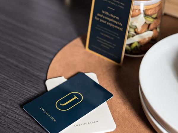 The Jensen Potts Point : photo 3 de la chambre chambre lits jumeaux ou triple avec salle de bains commune