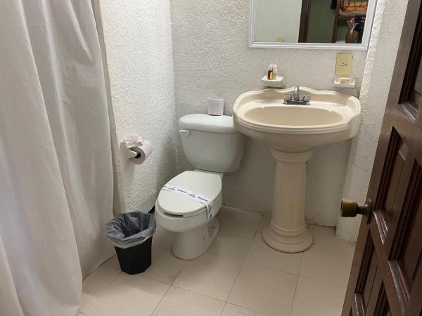 Hotel Batab : photo 4 de la chambre chambre double supérieure avec deux lits doubles