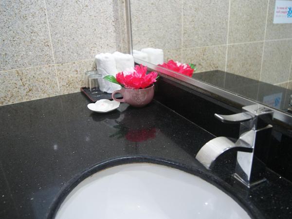 TD Plaza Hotel : photo 7 de la chambre chambre lit king-size standard