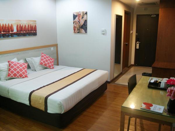 TD Plaza Hotel : photo 2 de la chambre chambre lit king-size standard