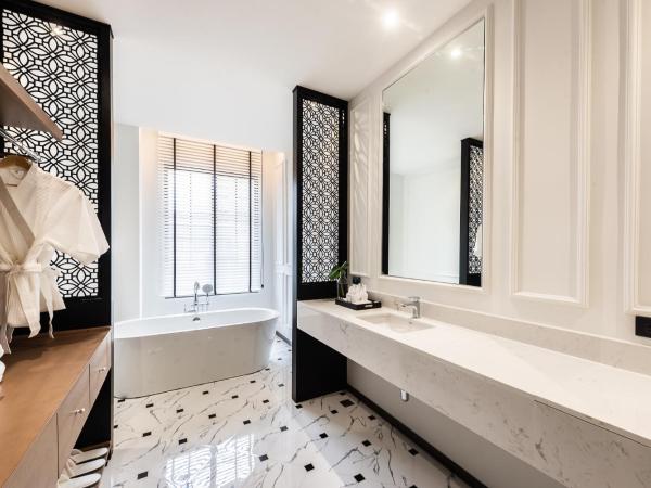 One Patio Hotel Pattaya - SHA Extra Plus : photo 8 de la chambre suite lune de miel