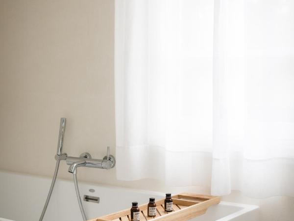 Hôtel Les Hortensias du Lac : photo 2 de la chambre suite junior - vue sur lac