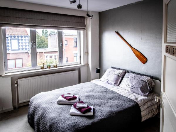 B&B 1 uit de 100 : photo 2 de la chambre chambre deluxe (2 adultes + 1 enfant)